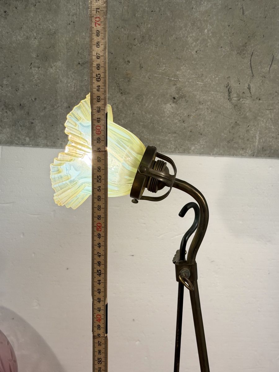 Lampade: Antique Table Lamp, Glass Shade, Metal Base – Usato da Lausanne venduto da artnouveau04 5