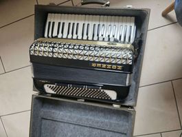 Hohner Atlantic IVN Akkordeon gebraucht mit Koffer