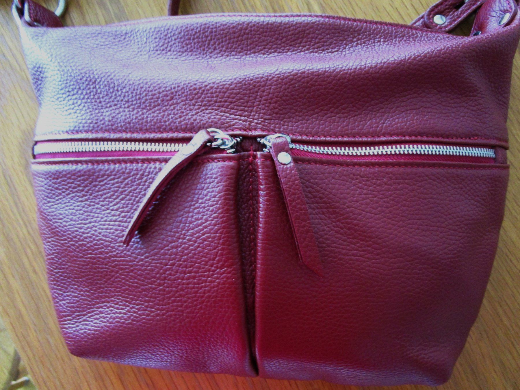 Borse da donna: Rote Moon Bag Lederumhängetasche – Usato da Luterbach venduto da Evbu 5