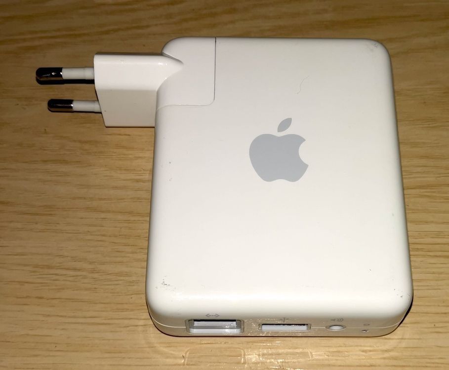 Apple Modem & Router: Apple AirPort Express Base Station - Model A1088 – Usato da Mettmenstetten venduto da zum123