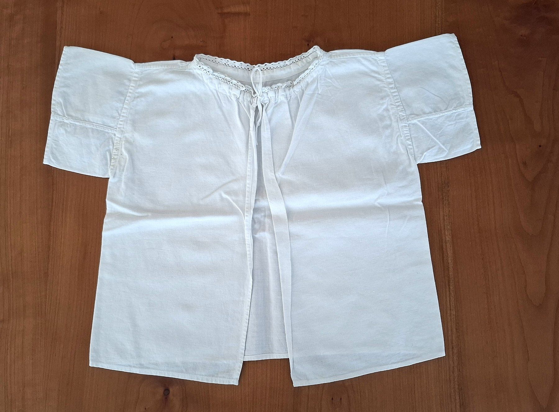 Chemises, T-shirts & Polos: 2 ANTIKE KINDERHEMDEN, SCHLÜTTLI – D'occasion à Grüningen par Kartensammler 6