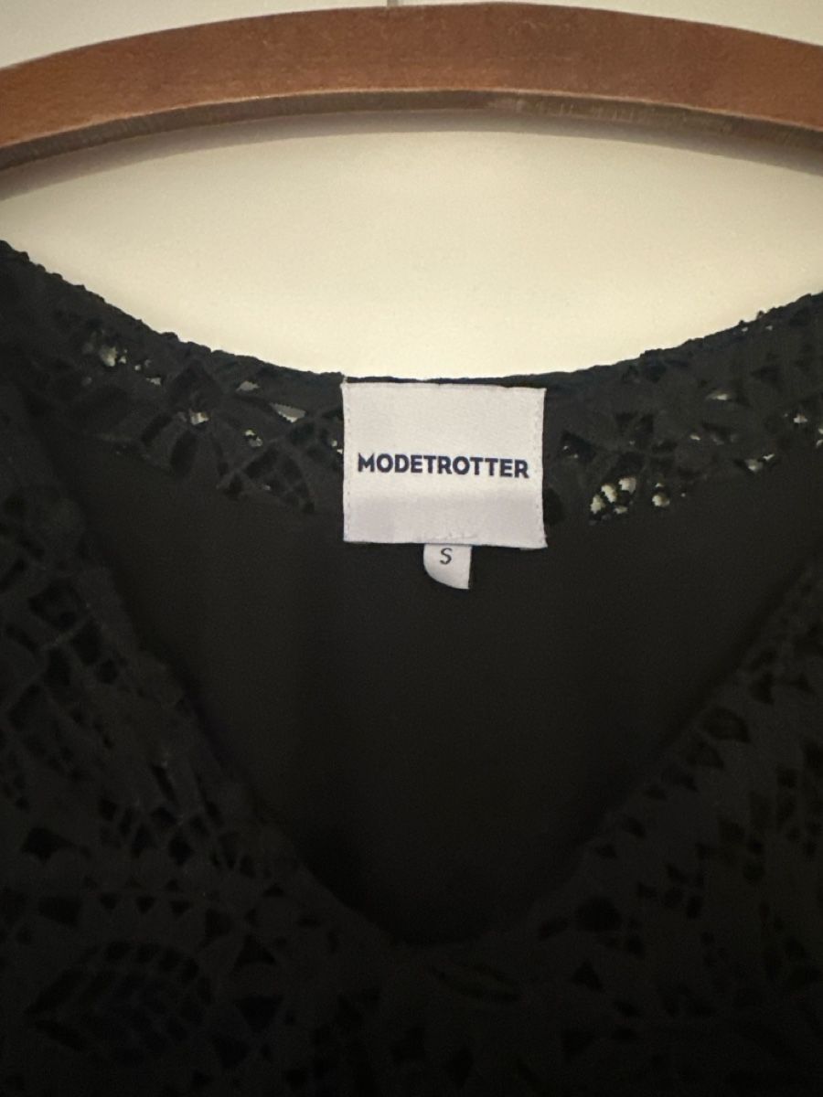 Vestiti: Robe Modetrotter – Usato da Founex venduto da reb_fws9 2