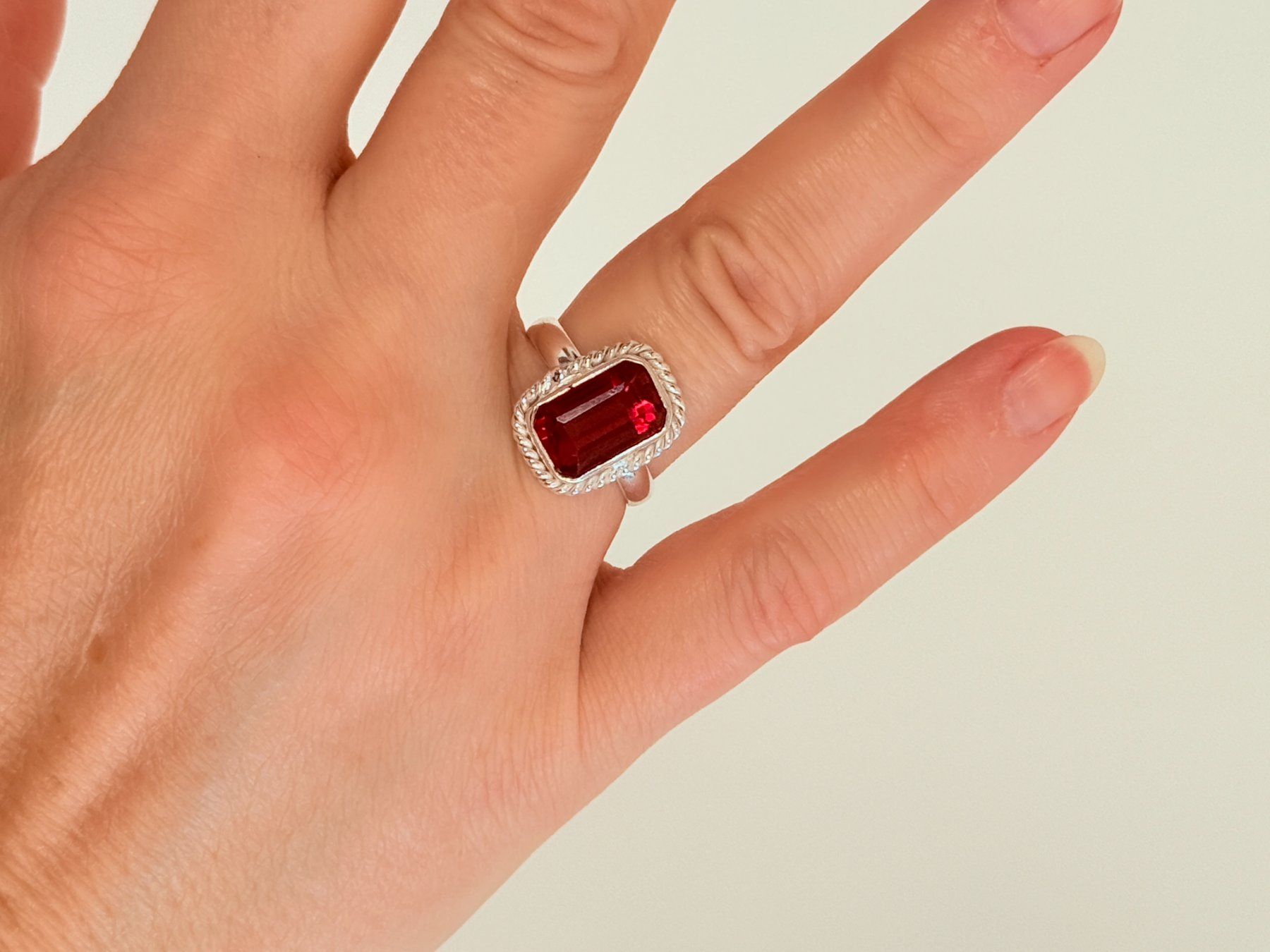 Anelli: 13.00CT Bague élégante avec CERTIFICATE – Nuovo e nell'imballaggio originale da Genève venduto da AWWA 1