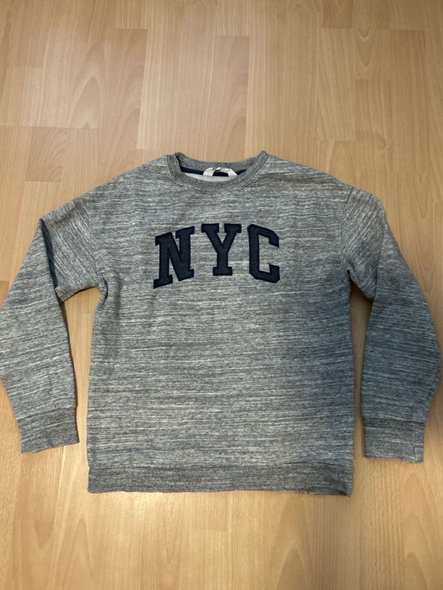 H&M Pulls et sweat-shirts: Pullover Gr. 146/152 – D'occasion à Kreuzlingen par jamie45