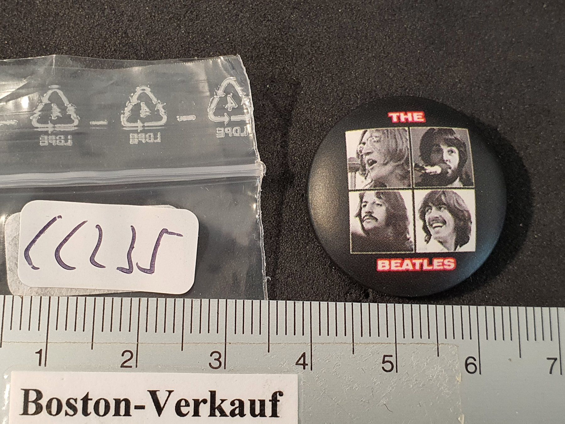 Placchette & Badge: CC235 - Pin /Button - Musik - The Beatles – Usato da Reinach BL venduto da Boston-Verkauf