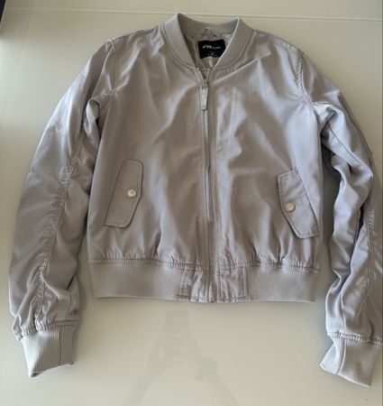 Übergangsjacke in hellem Grau - Grösse M