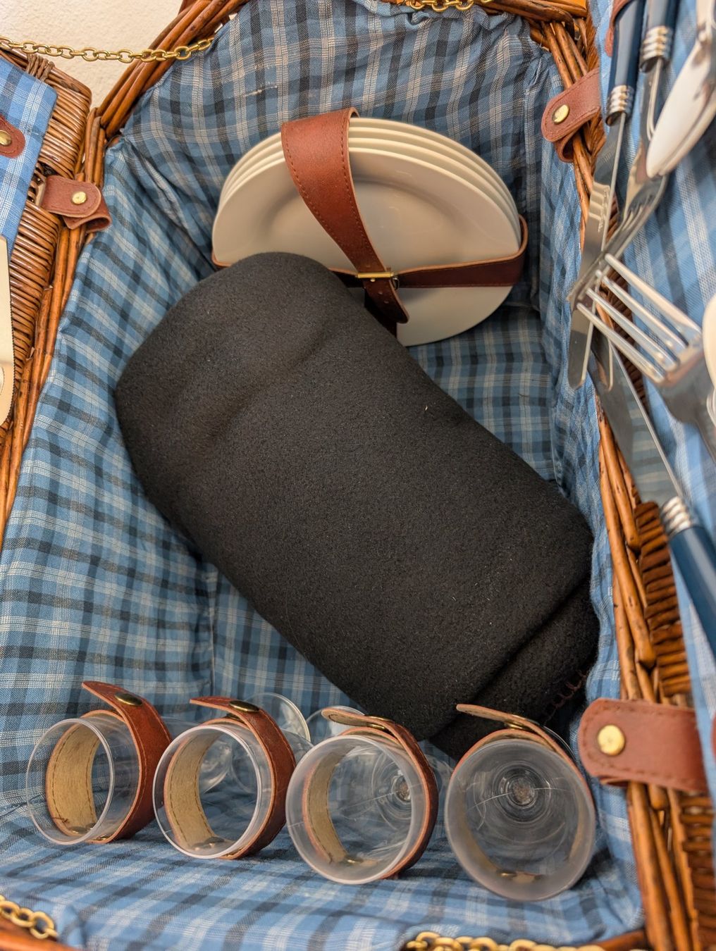 Autres articles pour la maison: Holz Picknick Korb – D'occasion à Unterengstringen par pal_8p2b 2