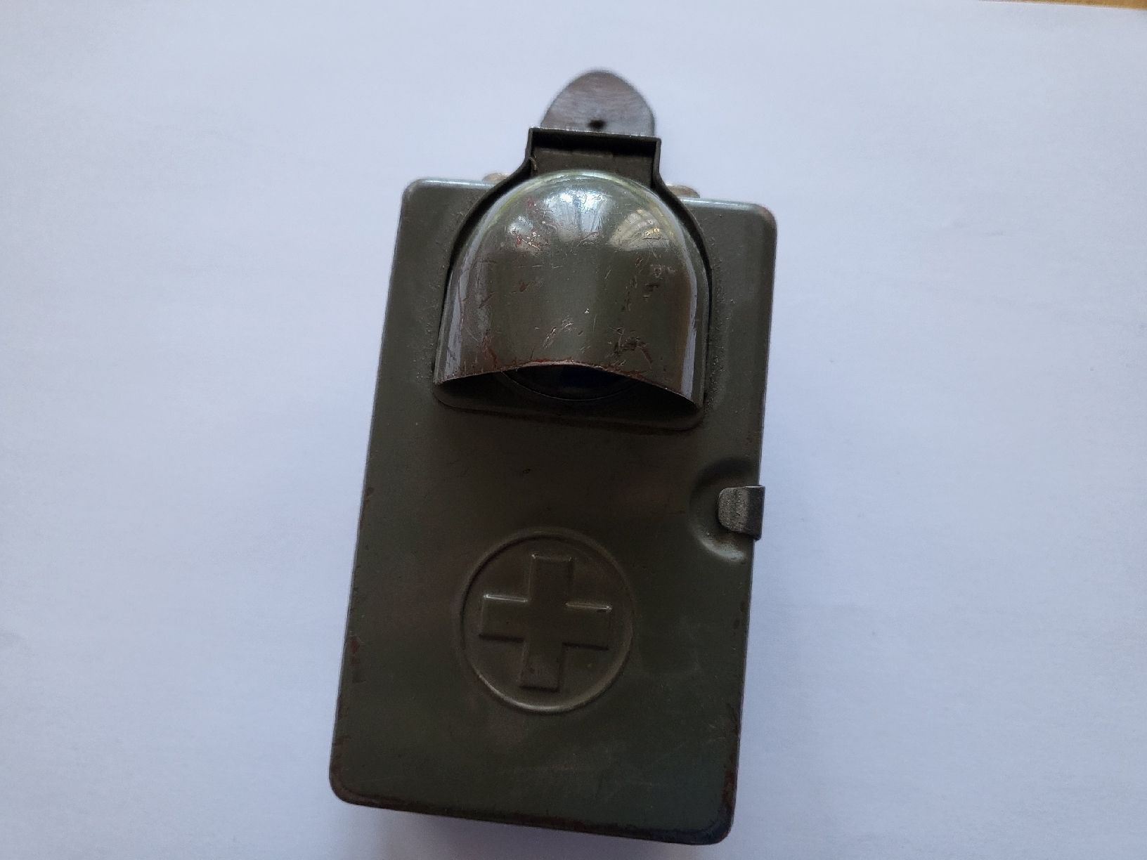 Schweizer Armee Lampade: Militär Taschenlampe, Vintage – Usato da Welschenrohr venduto da Fenn-60 1