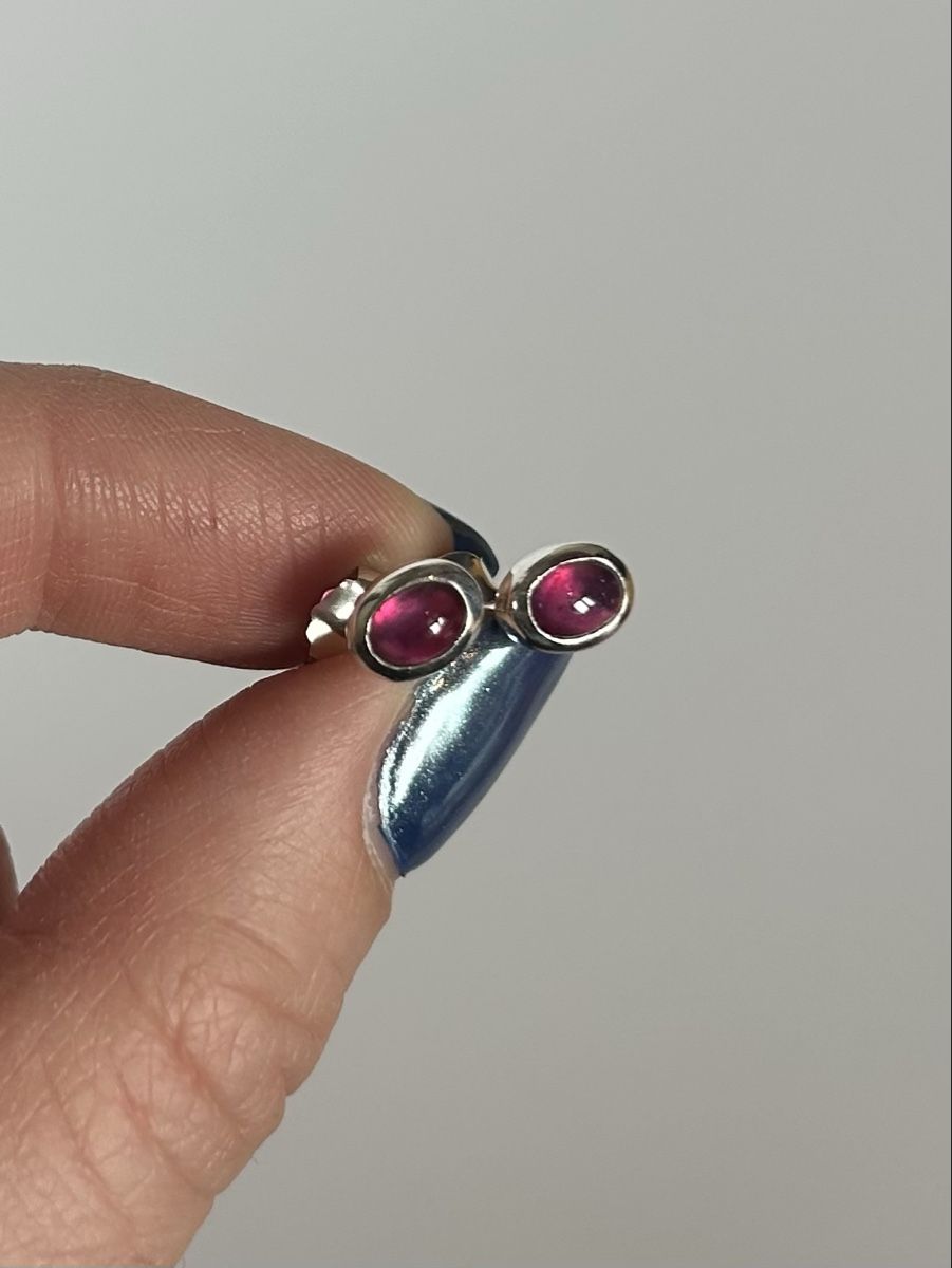 Orecchini pendenti & Orecchini a lobo: Schöne Silber Ohrringe mit Rubinen – Nuovo (secondo la descrizione) da Bern venduto da Ilikebluegems