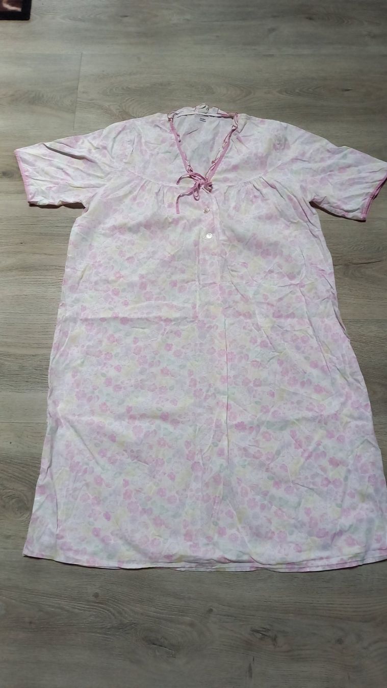 Negligees & Pigiami: Nachthemd  44/46 – Usato da Bätterkinden venduto da Elefantenzoo