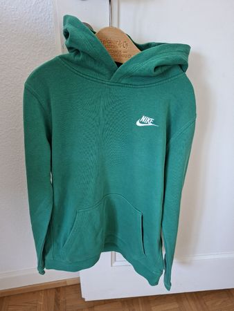 Hoodie Nike vert, taille , parfait pour l'hiver!