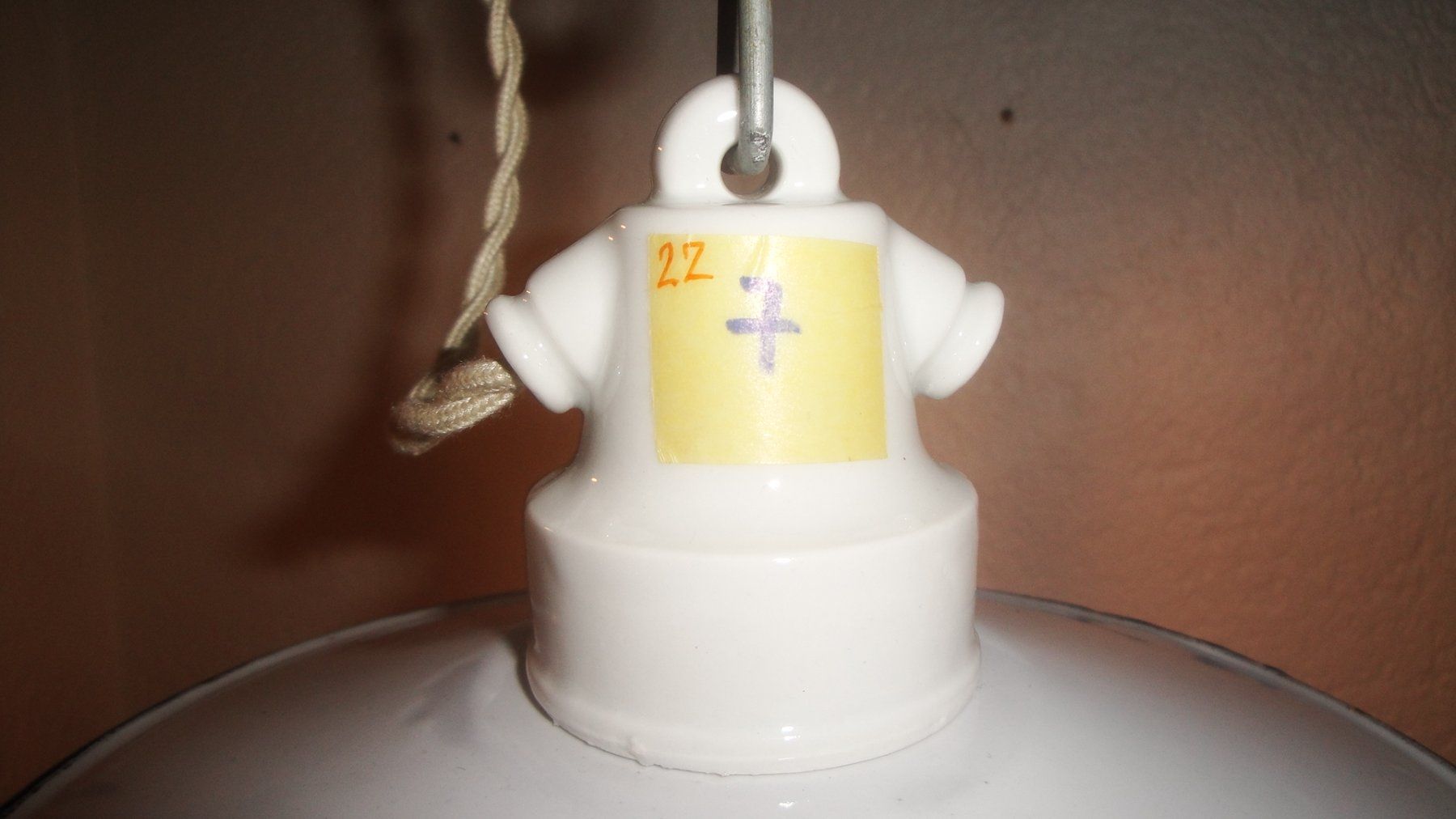 Lampadari & plafoniere: Kellerlampe mit Emaillierter Lampenschirm – Usato da Zürich venduto da Paykan