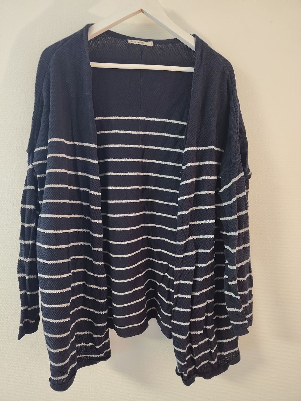 Armedangels Maglioni & Felpe: ArmedAngels Damen Strickjacke dunkelblau gestreift Grösse M – Usato da Zürich venduto da s_a11