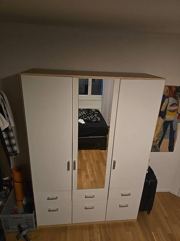 Armadi: Kleiderschrank mit Spiegeltüre zu verschenken – Usato da Schaffhausen venduto da Fabian.Leu 1