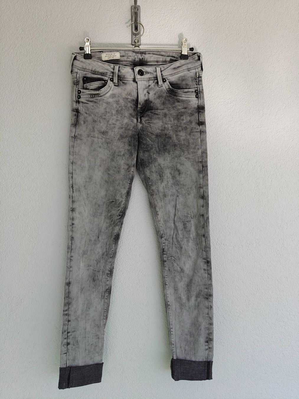 Pepe Jeans Jeans: Pepe Jeans grau 25 / 32 – Usato da Uetendorf venduto da oinkioink88