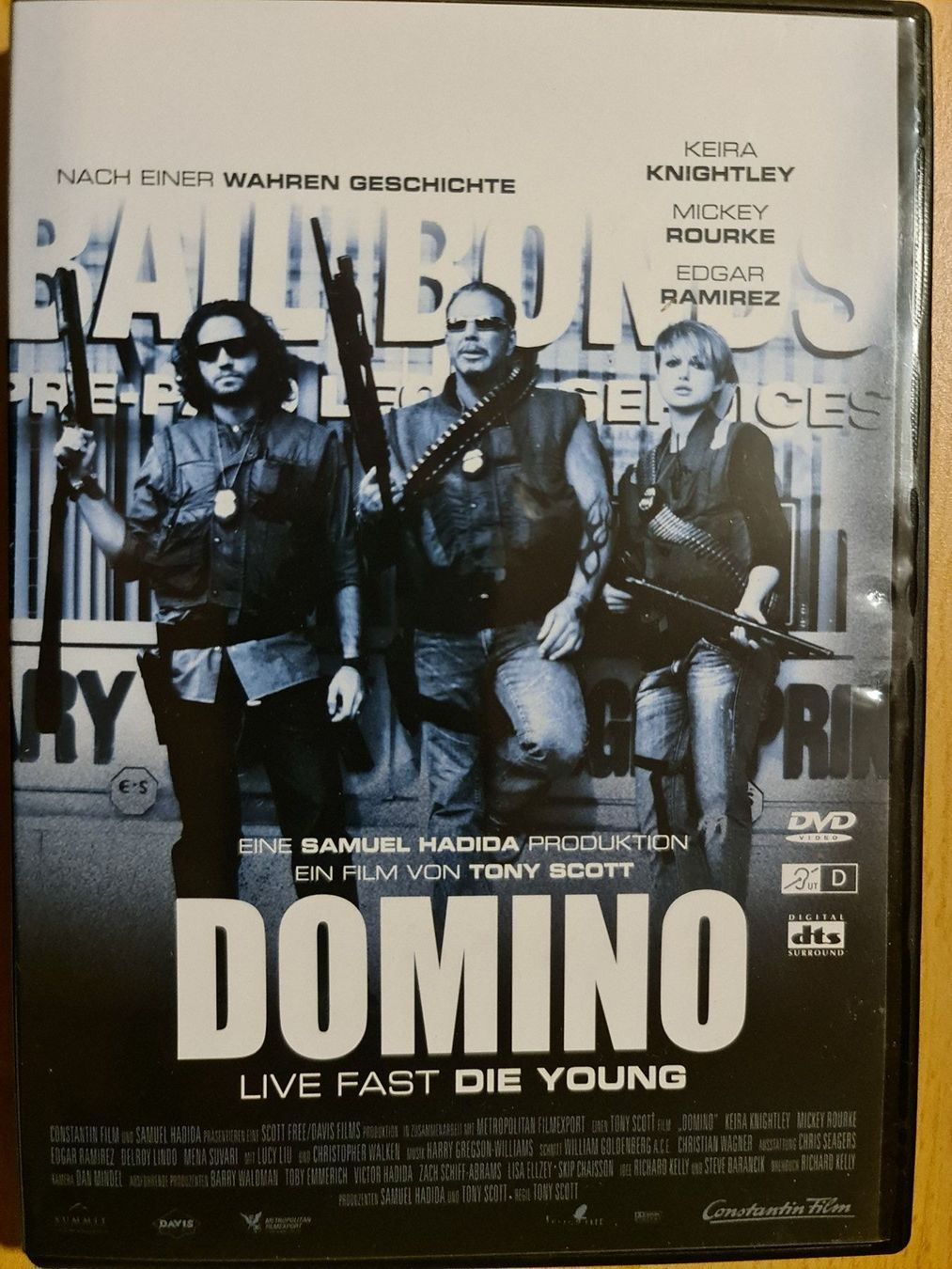 Tutti i DVDs: Domino – Usato da Dintikon venduto da Vexi