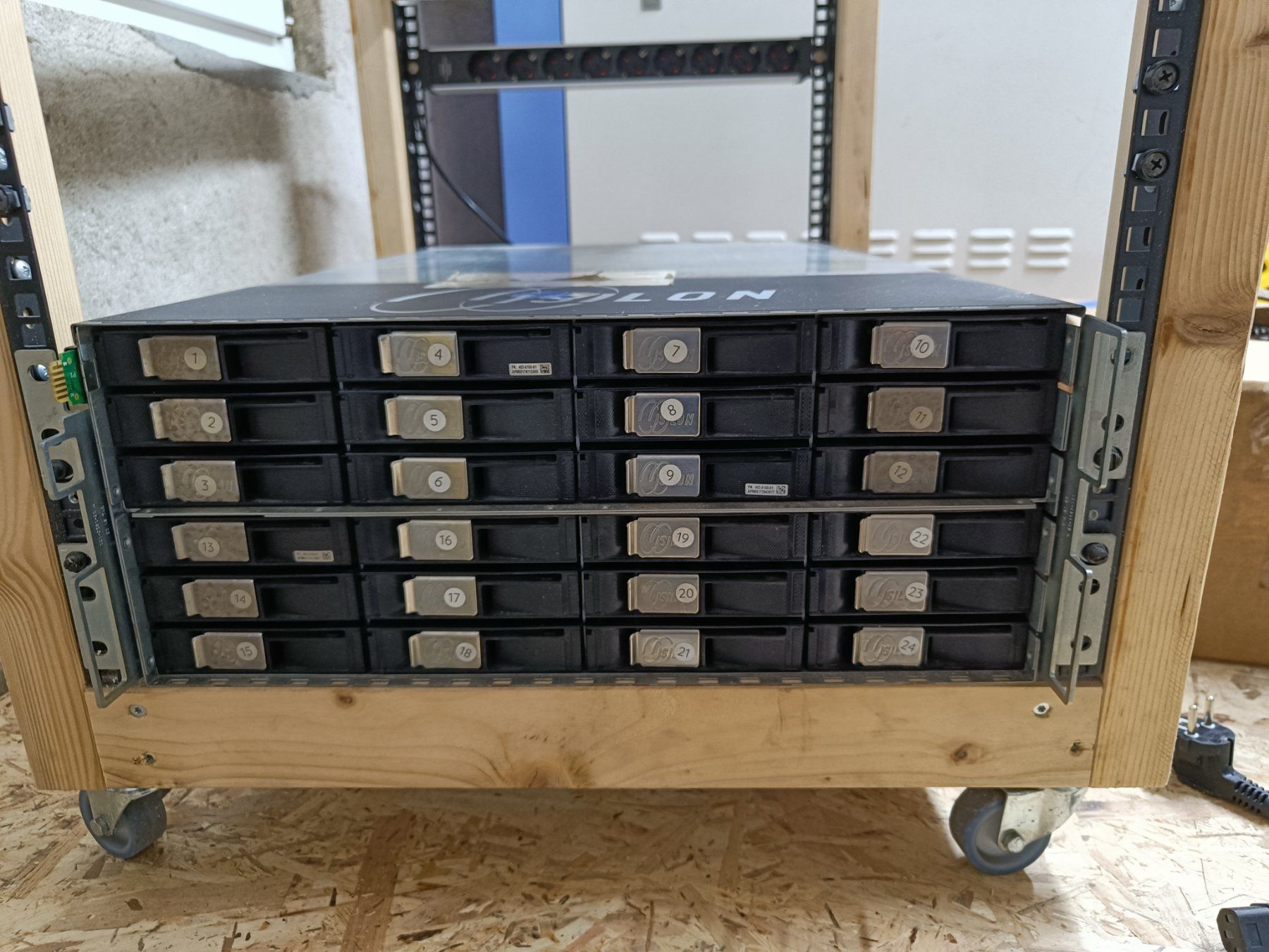 Server: 36-Bay Rack Storage Server – Usato da Auw venduto da att_r5qx