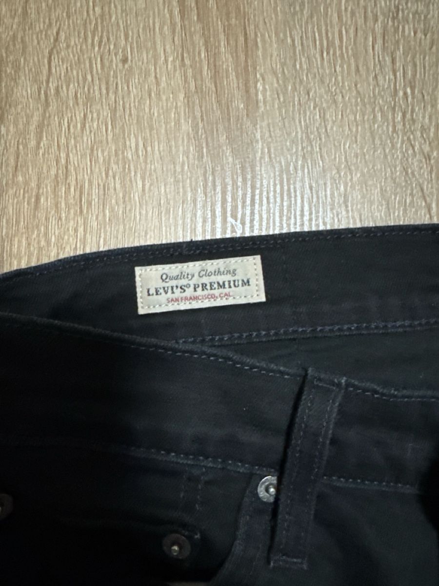 Levi's Jeans: Schwarze Levi’s Jeanshose 511 – Usato da Moutier venduto da Ste018