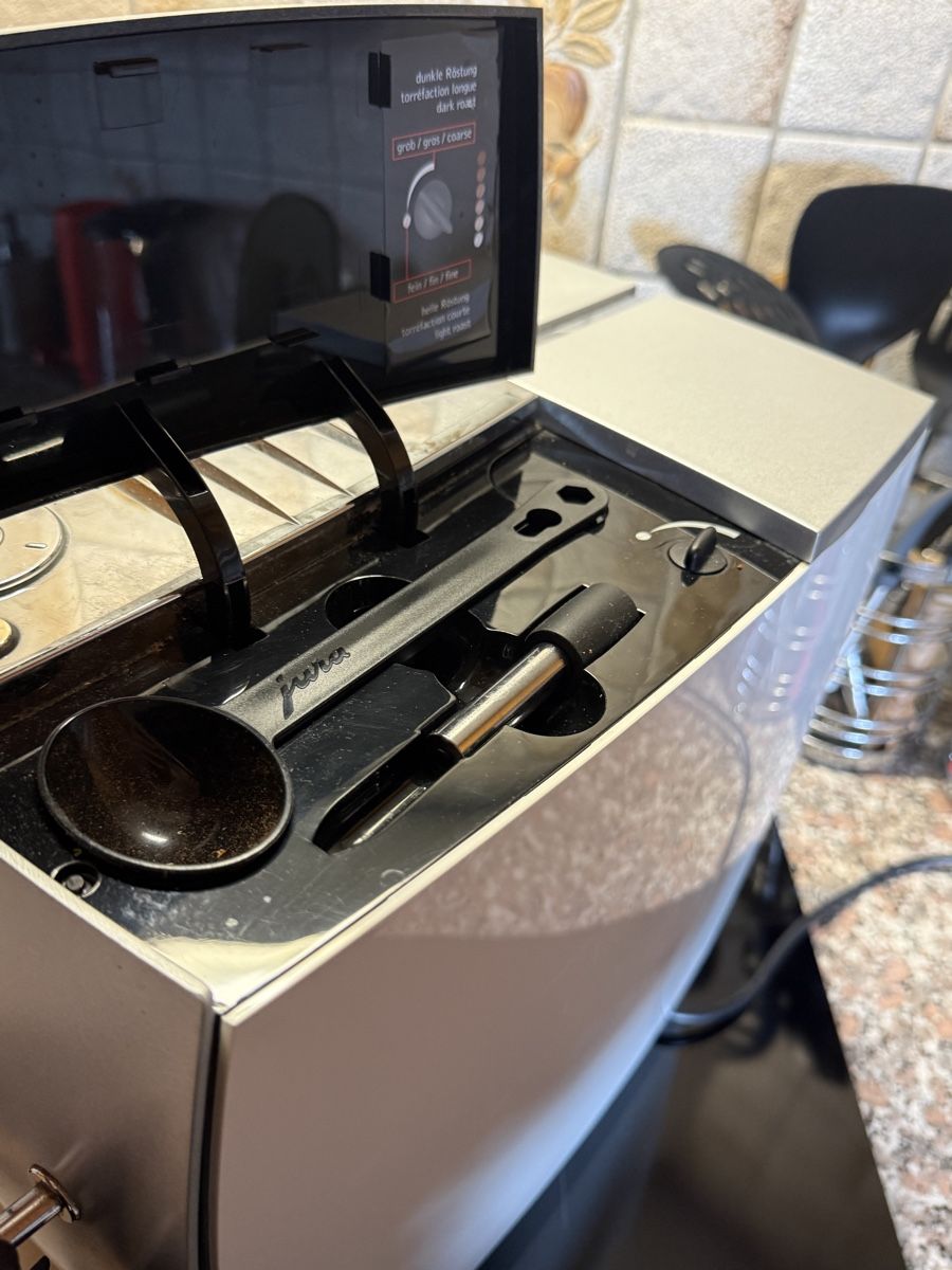 Jura Machines à café & Machines à expresso: Jura Impressa J5 – D'occasion à Niederbuchsiten par Landin 3