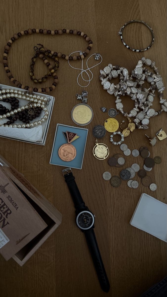 Sonstiger Schmuck: Nachlass – Defekt aus Stein am Rhein von nil_s7mf