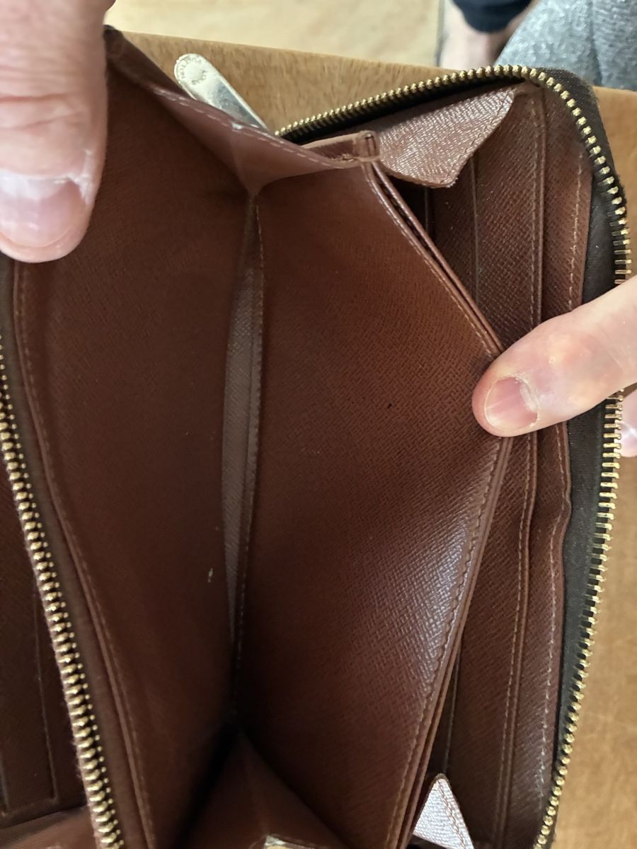 Louis Vuitton Portemonnaie: Louis Vuitton Damen Portemonnaie – Defekt aus Volketswil von casertana 3
