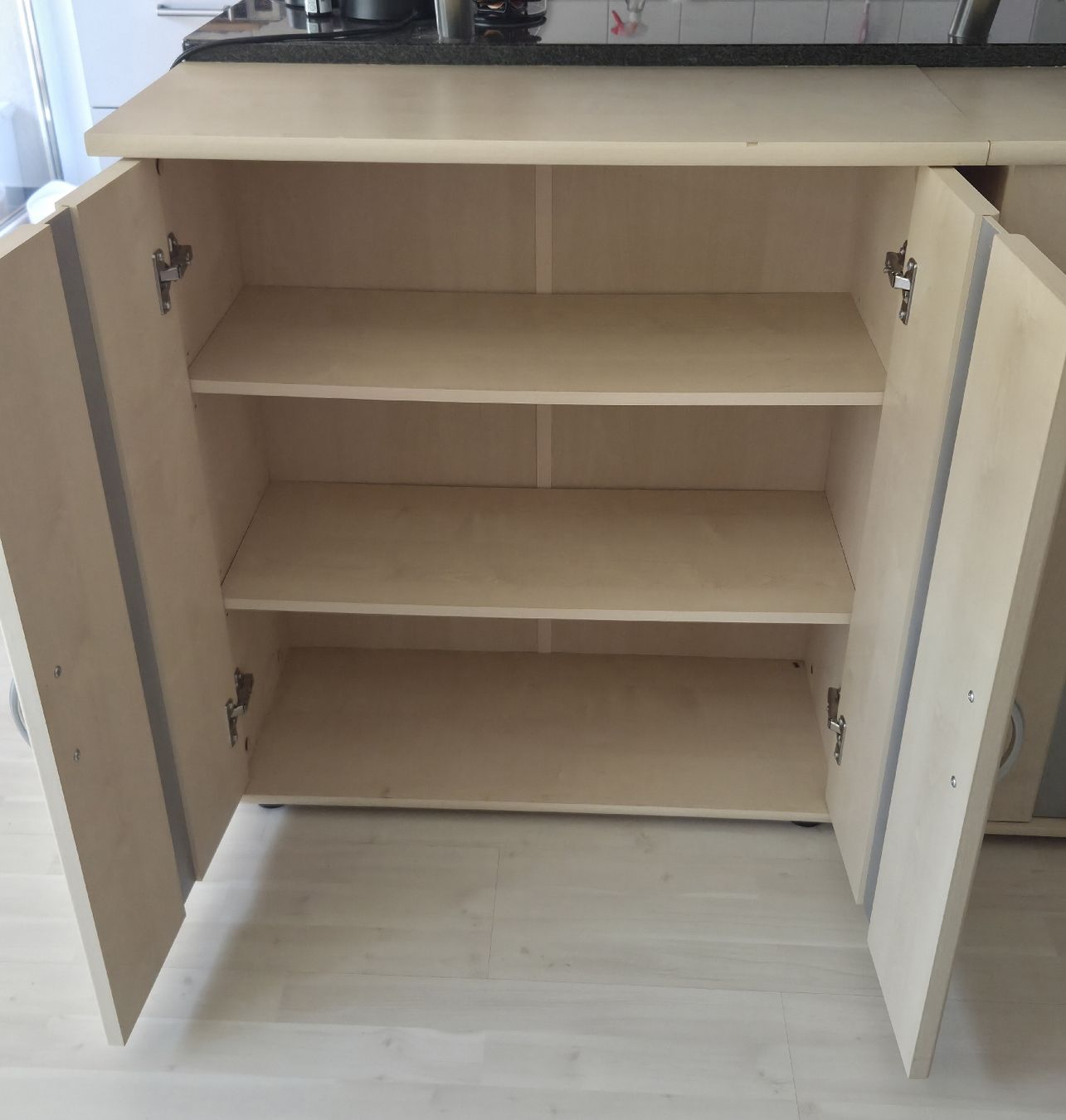 Credenze: Sideboard mit zwei Türen – Usato da Binningen venduto da delfinx3 2