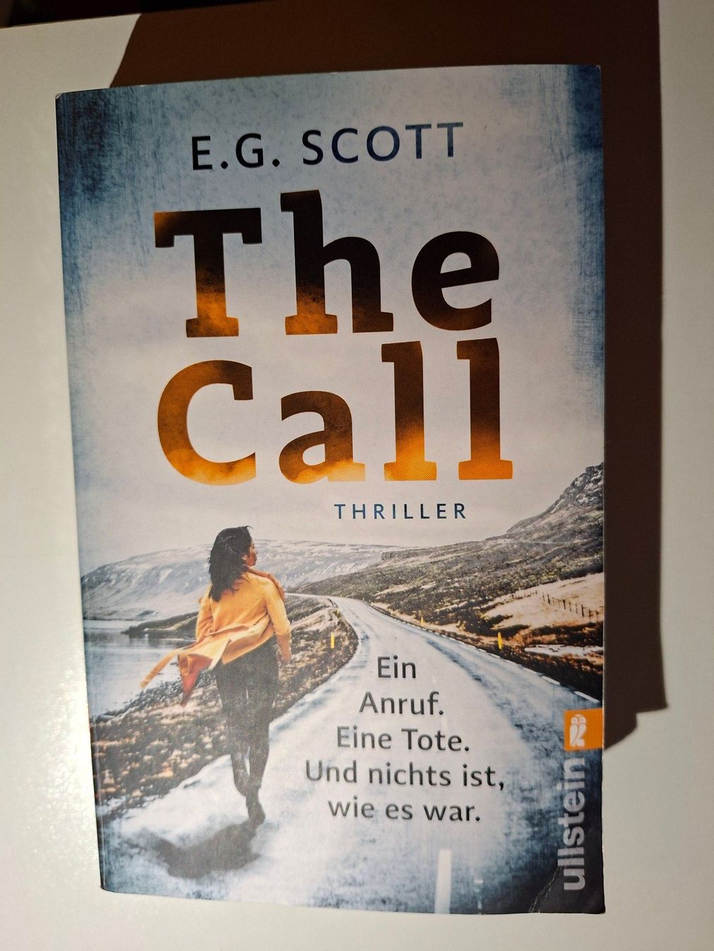 Bücher: E.G. Scott "The Call" – Gebraucht aus Dietikon von Buchantiqdietikon
