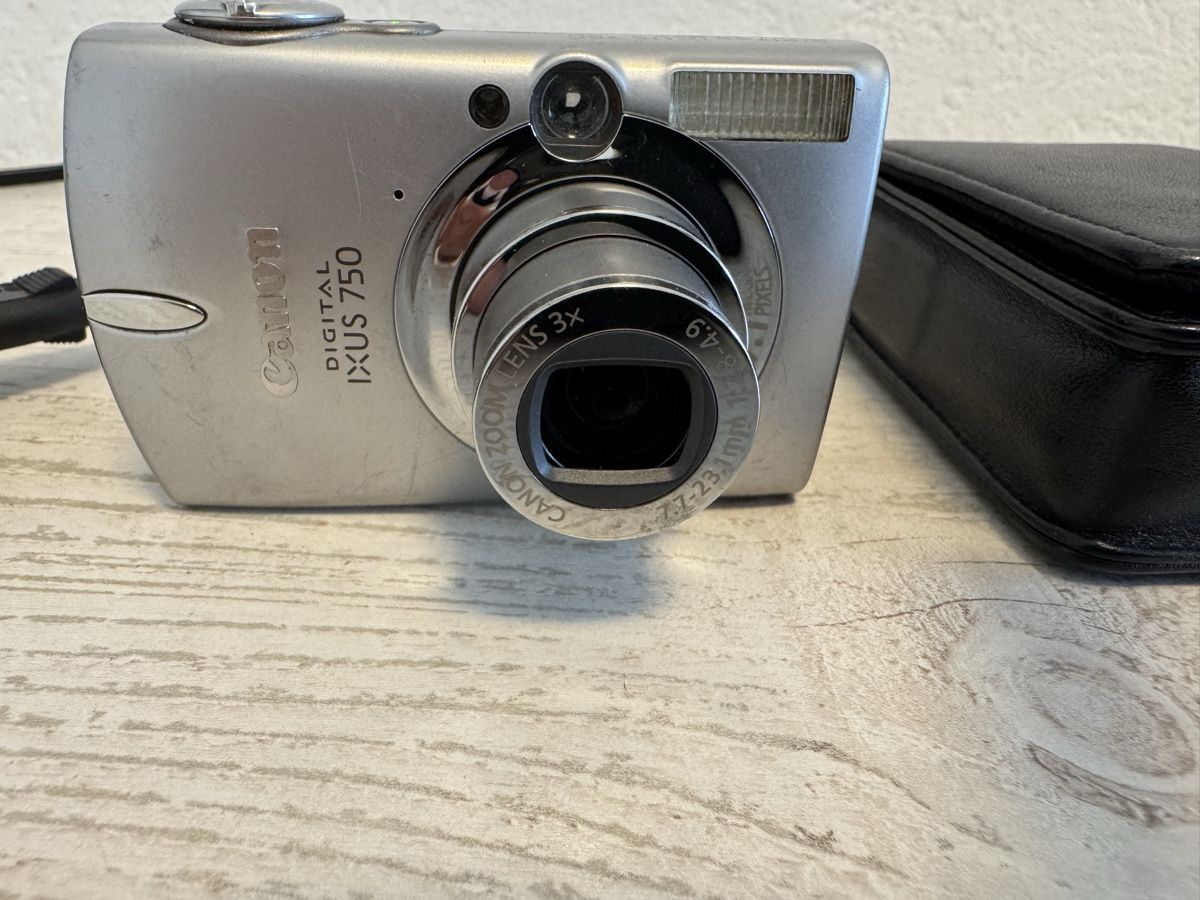 Canon Kamera: Canon ixus 750 Digitalkamera – Gebraucht aus Zunzgen von milesdavis76 2