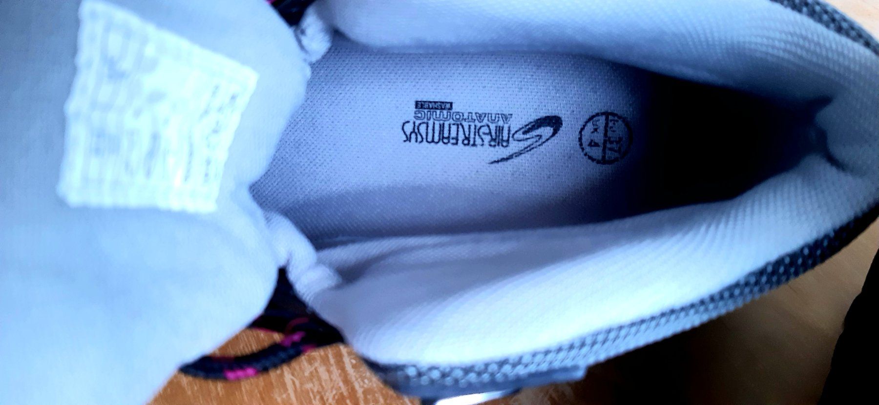 Scarpe da uomo: Schöne neue Wanderschuhe Gr 37 grau – Nuovo (secondo la descrizione) da Arch venduto da Drosselbart 2