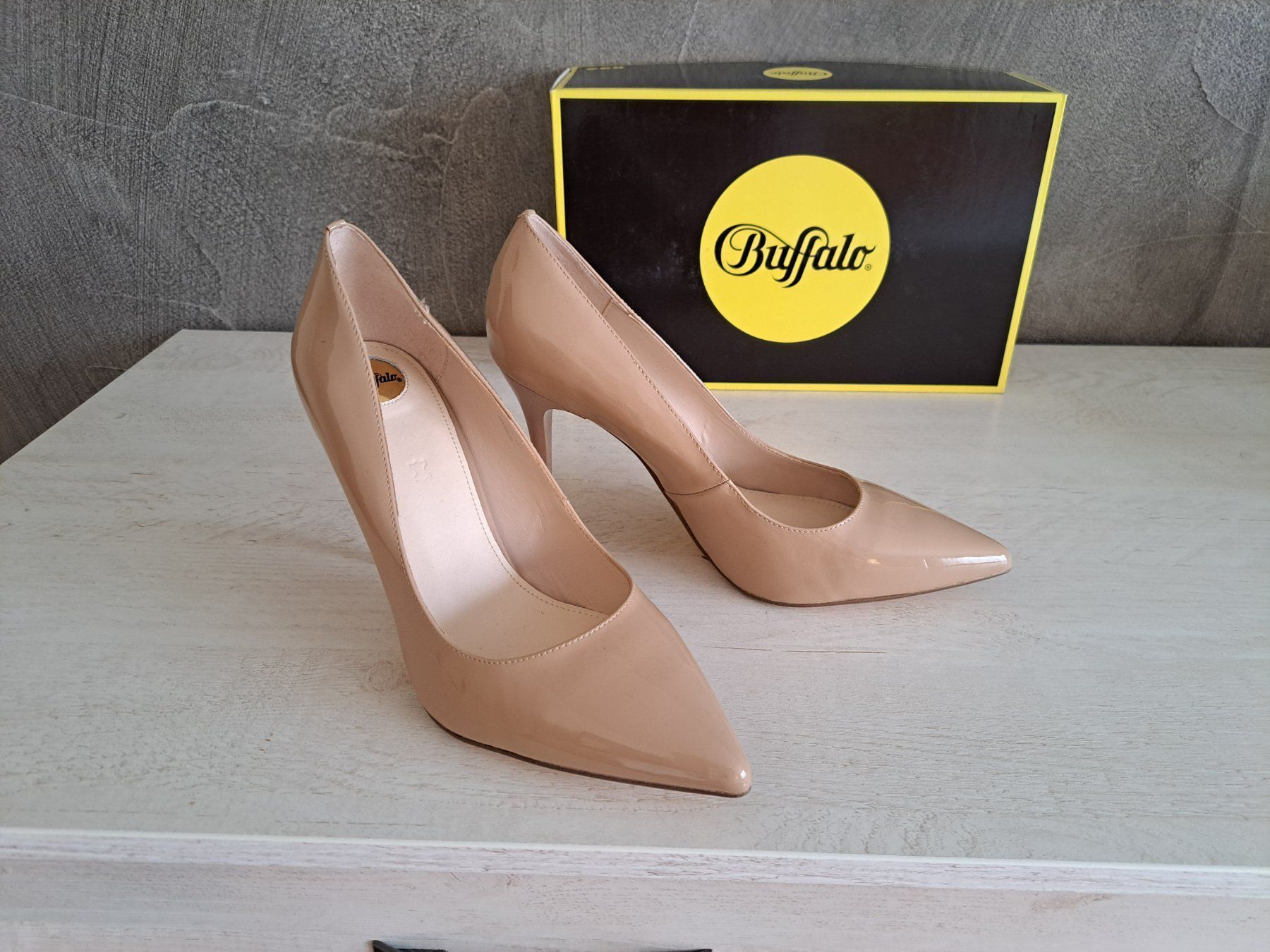 Scarpe da donna: Bufffalo Escarpins Nude , 41, neufs – Nuovo e nell'imballaggio originale da Reconvilier venduto da something4you