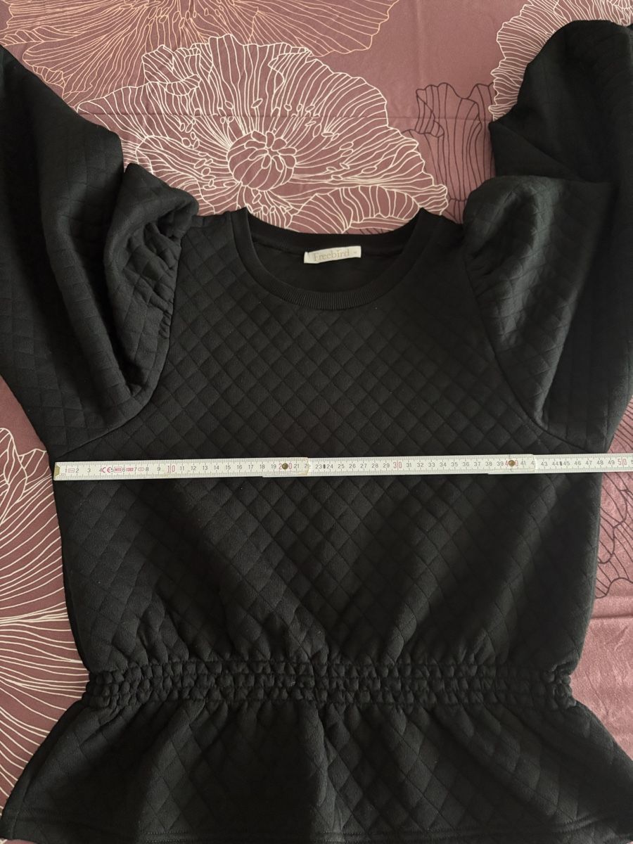 Maglioni & Felpe: Schwarzer Pullover, Steppmuster, Puffärmel, Gr. M – Nuovo (secondo la descrizione) da Salenstein venduto da Silly...0 5