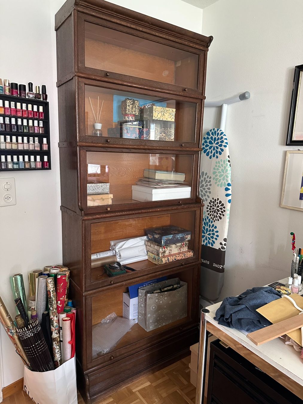 Armadi: Englische Bibliothek, Bücherschrank – Usato da Luzern venduto da Johannas-flohmarkt