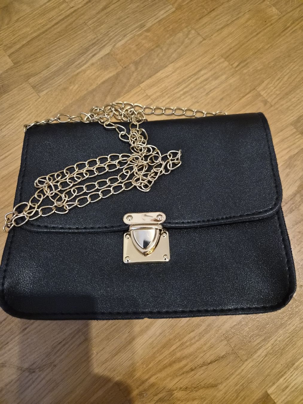 Autres vêtements & accessoires: borsa  – D'occasion à Reinach BL par Glitterlol