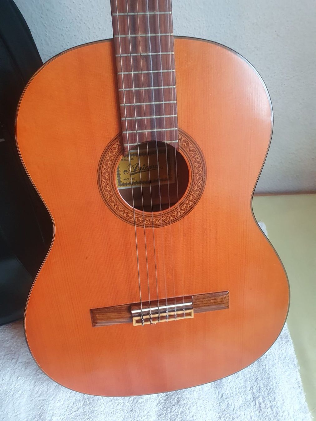 Instruments de musique: Ariana Classic Guitar Japan + Tragtasche – D'occasion à Basel par FirstClass4000 2