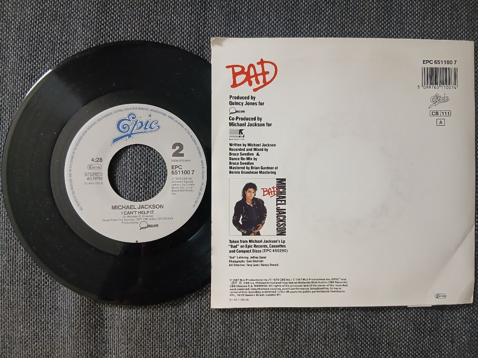 Vinyles: Michael Jackson "Bad" 7" Single Record Epic 1987 - Top – D'occasion à Watt par Tomaf 1