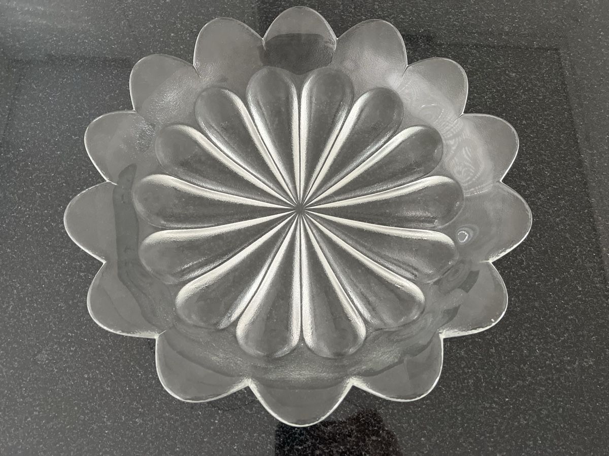 Ciotole: Dekorative Glasschale in Blütenform – Usato da Zug venduto da Hehe