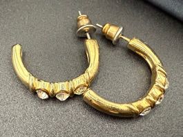Elegante Goldfarbe Ohrringe mit Strasssteinen