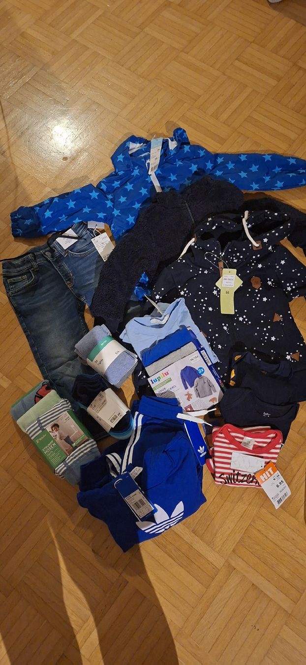 Lotti di vestiti: Kinderkleiderpaket – Nuovo e nell'imballaggio originale da Tuggen venduto da Karin026