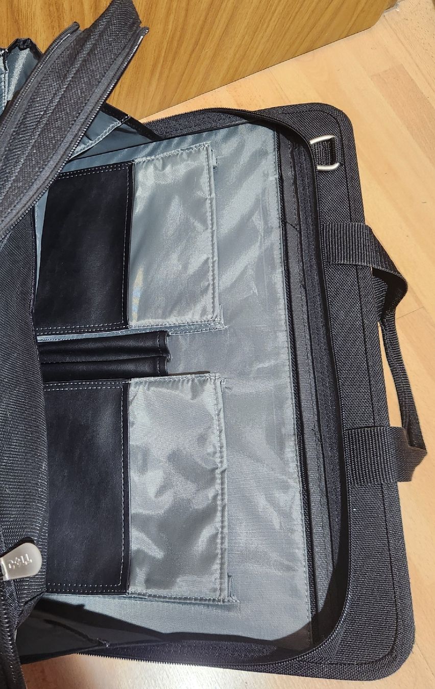 Dell Taschen: Mallette noire Dell pour ordinateur portable, plusieurs comp – Gebraucht aus Niedergösgen von Eva2410 7