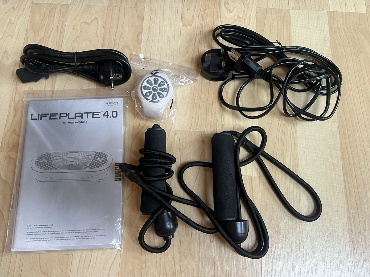 Maxxus Vélos d'appartement: Maxxus Vibrationsplatte 4.0 – Neuf (Voir description) à Ostermundigen par Steff18 1