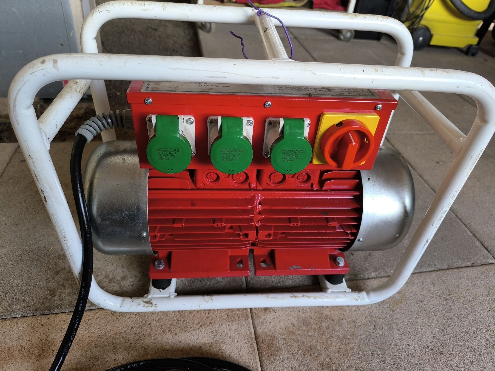 Tutte le macchine: convertisseur avec aiguille – Usato da Muraz (Collombey) venduto da Celine-v81