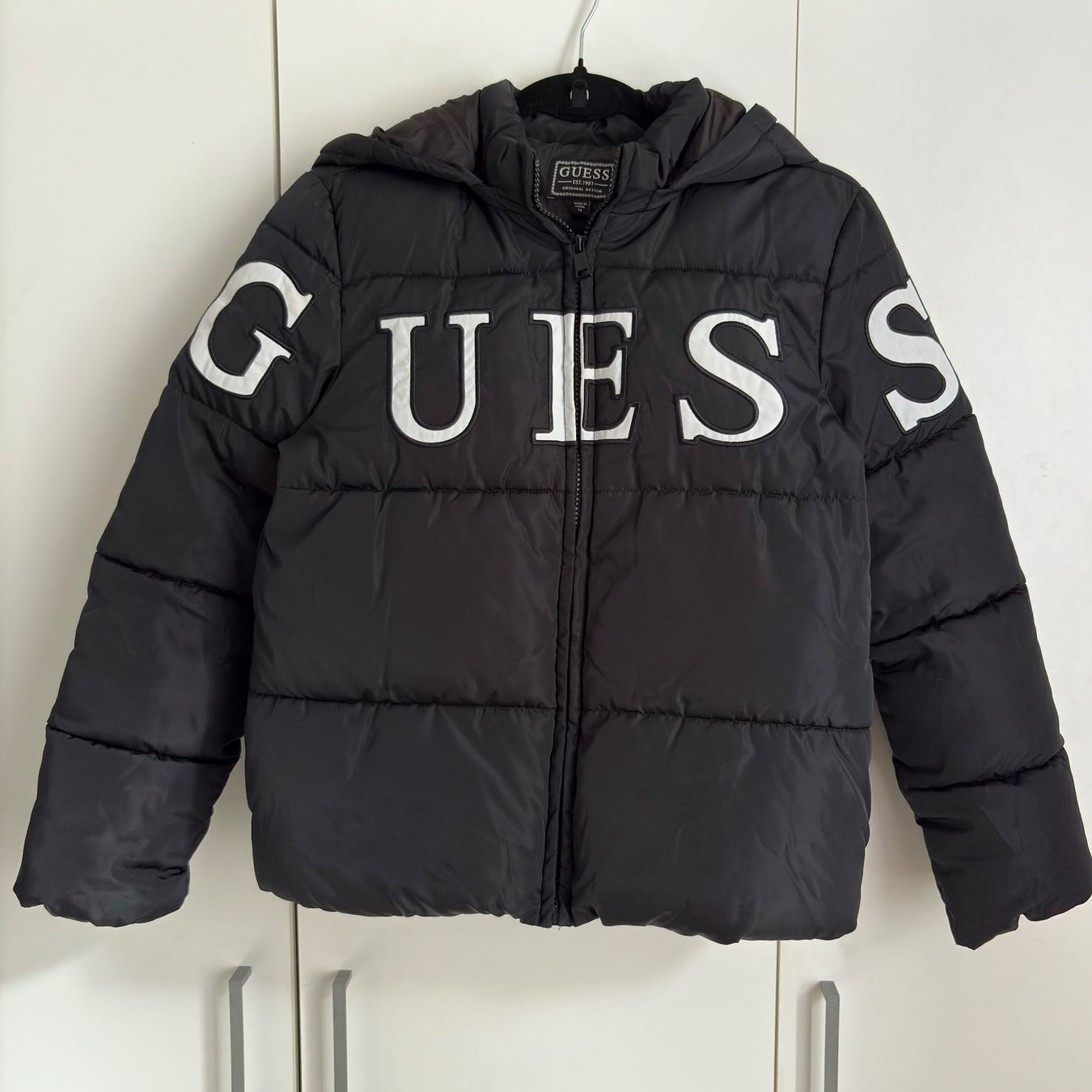 Guess Giacche: Veste Guess – Nuovo (secondo la descrizione) da Moudon venduto da TigerrrEye