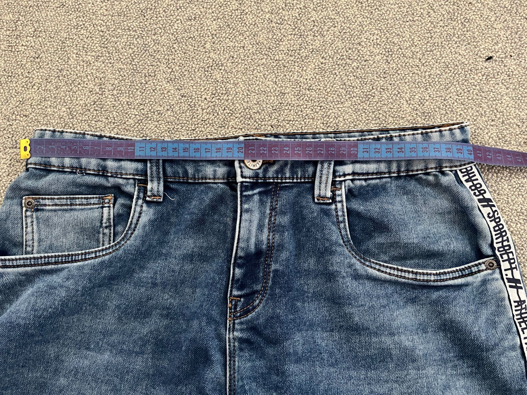 Pantaloni: Short Bermuda Gr 170-176 – Usato da Rekingen AG venduto da nederland1 2