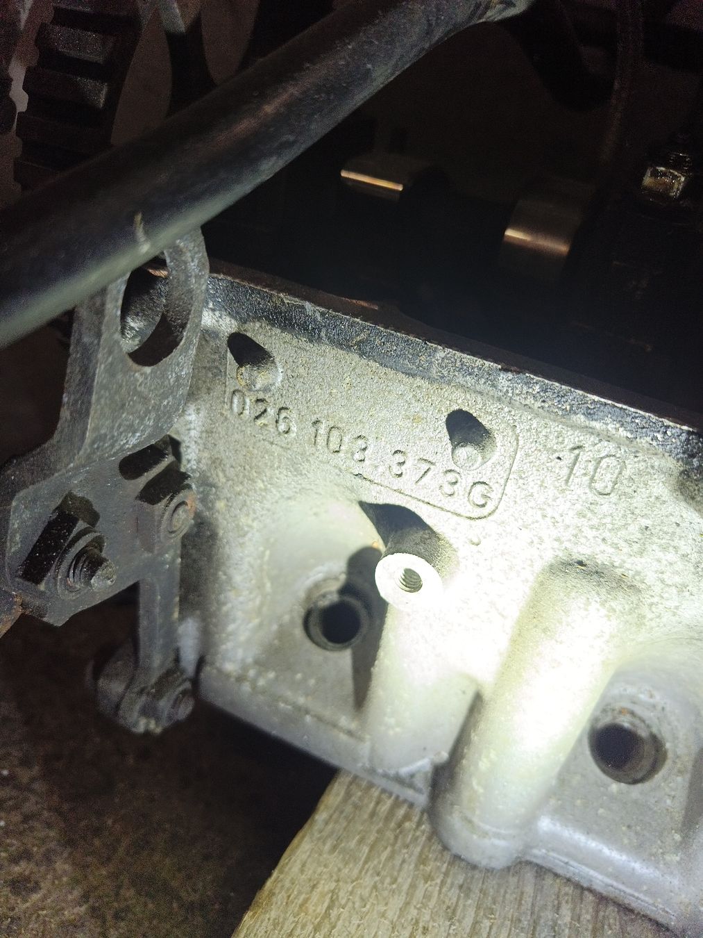 VW Tutti pezzi di ricambio auto: VW Golf 2 Zylinderkopf – Usato da Unteriberg venduto da sumsi3004 1
