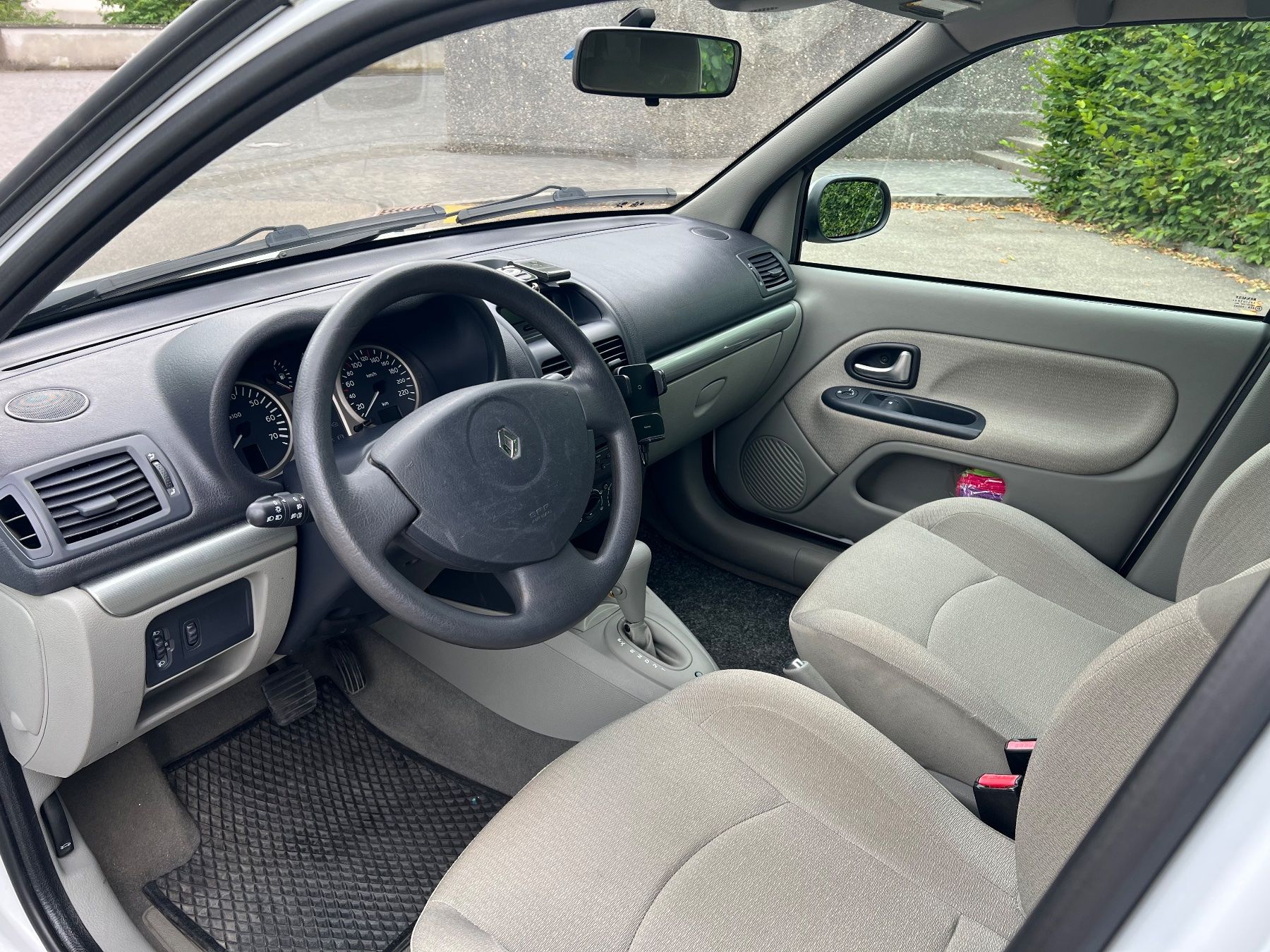 Renault Autos: Renault Clio 1,4 16V – D'occasion à Stäfa par Ted85 6