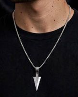 Collana con ciondolo a forma di freccia, acciaio inox