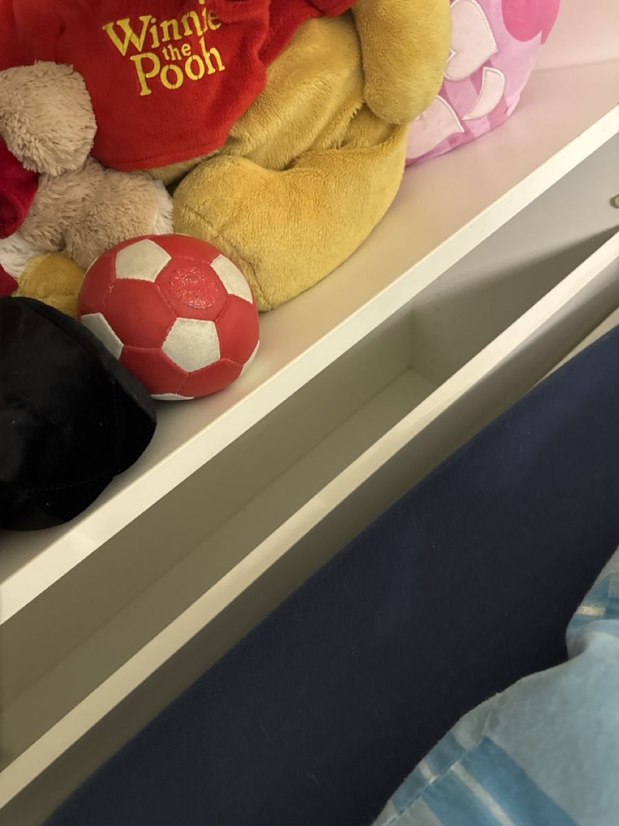 Letti: Kinderzimmer - Bett mit Kopfteil, Kommode, Schrank Window CH – Usato da Wolhusen venduto da Subi688 4