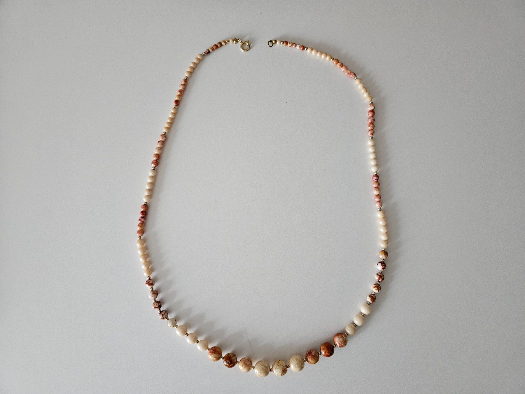Ketten: Modeschmuck Halskette lang rosa – Gebraucht aus Hofstetten SO von Ameisenbaer