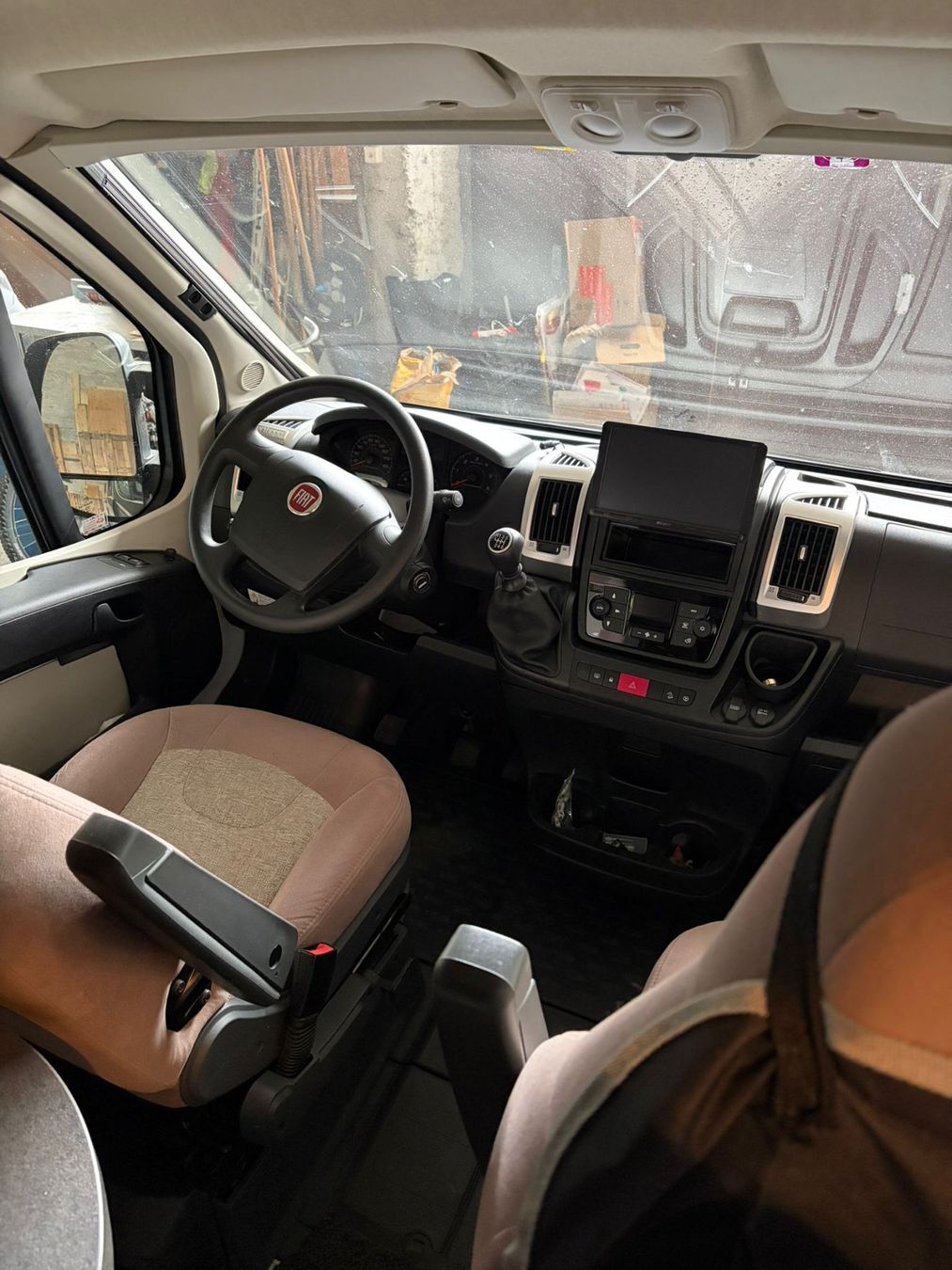 Veicoli da campeggio: Fiat Carthago Malibu Van 640 LE Charming – Usato da Rhäzüns venduto da ric_ygc2 2