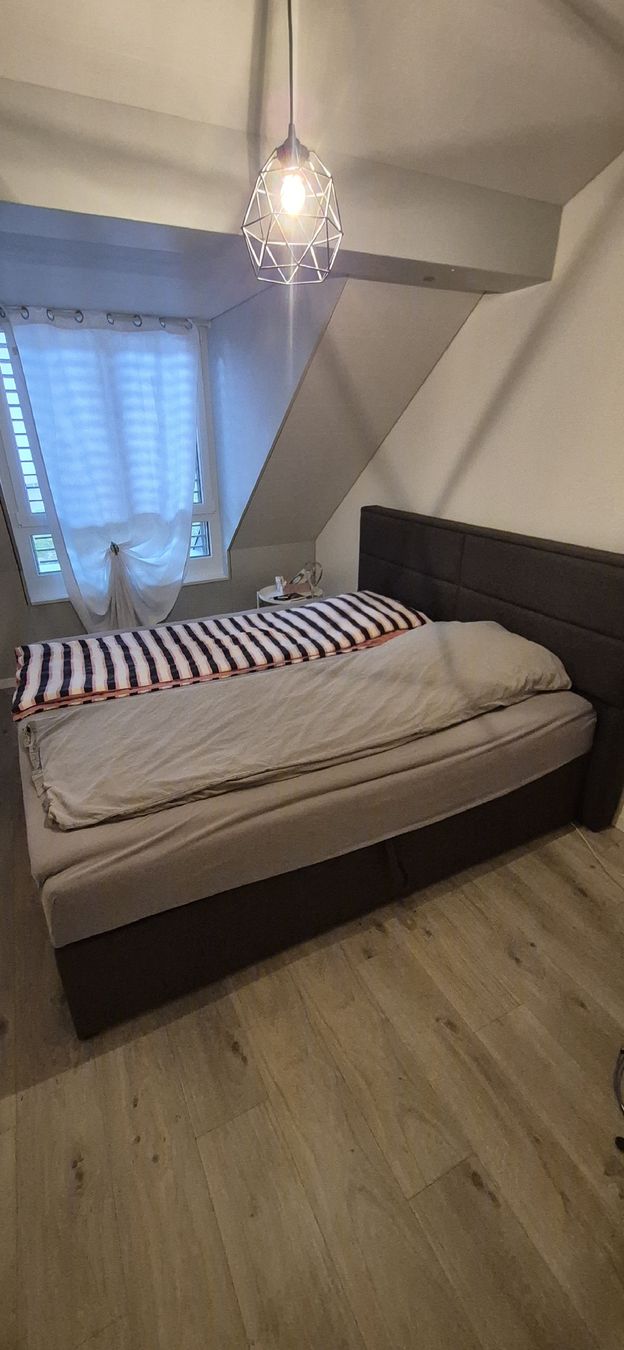 Conforama Letti: Lit boxspring double avec coffre de rangement  – Usato da Les Hauts-Geneveys venduto da bel_z5th 1